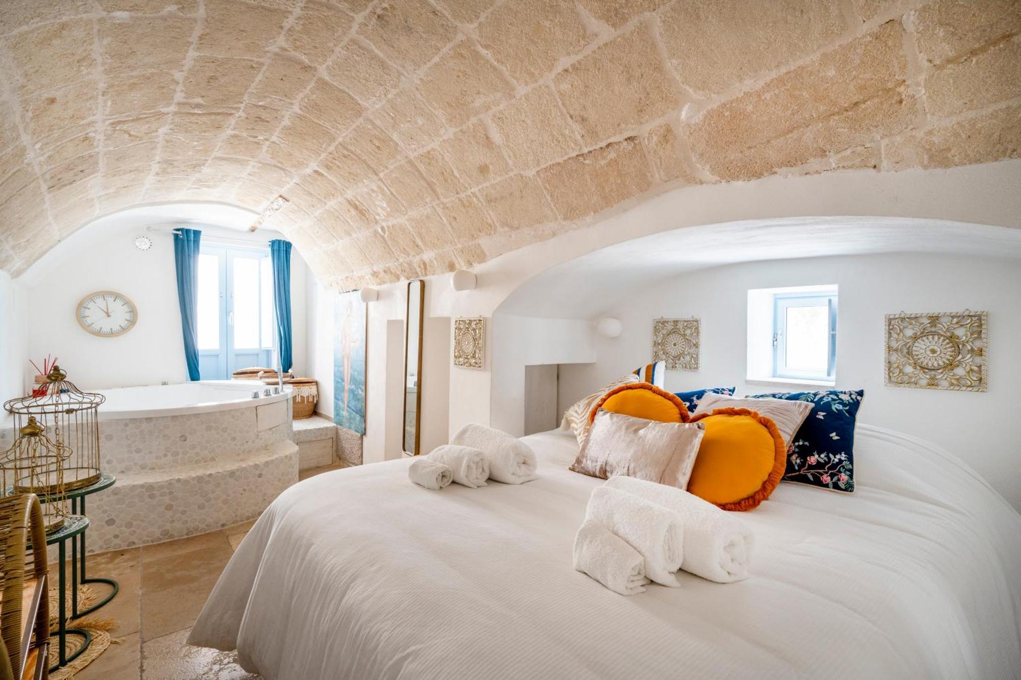 Apulia Charming Suites - Casa Lonfo Suite Sole Monopoli Esterno foto