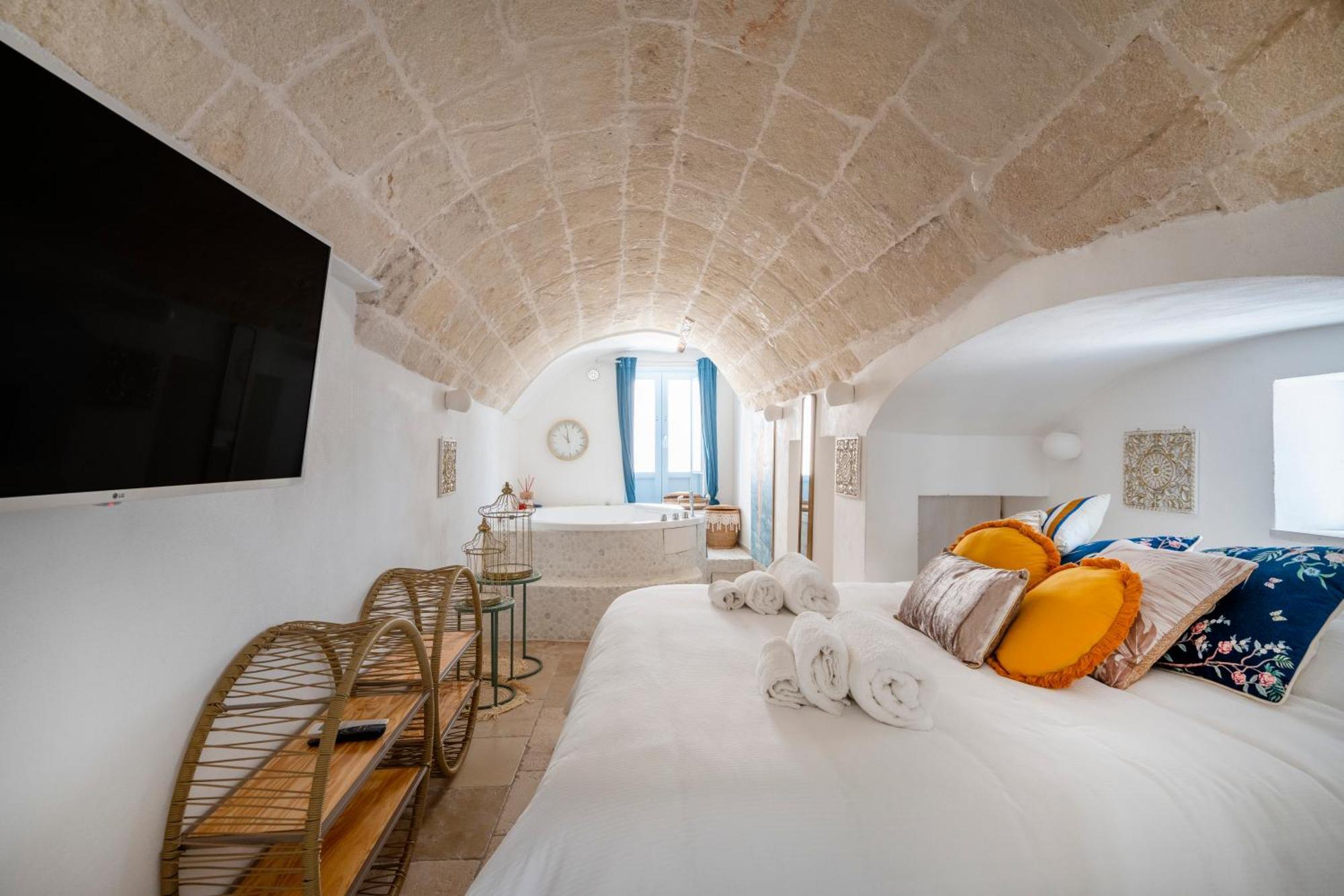 Apulia Charming Suites - Casa Lonfo Suite Sole Monopoli Esterno foto